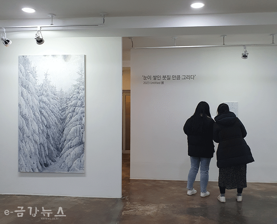 이만우 Untitled展 ‘눈이 쌓인 붓질만큼 그리다’ 전시장 전경