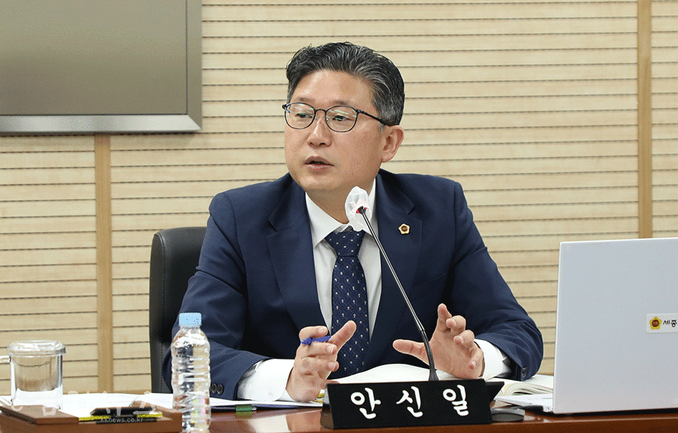 안신일, “이응다리 잔디광장에 임시 주차 공간 마련해야”