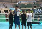 청양군청 송화평 선수(왼쪽에서 두 번째)가 제49회 대통령배전국시도복싱대회에서 금메달을 획득했다.