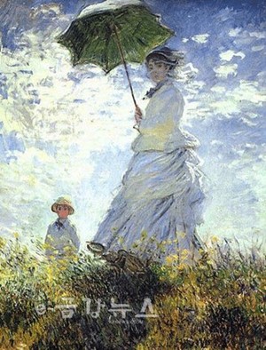 Woman with a Parasol - Madame Monet and Her Son
클로드 모네 Claude Monet, 1840-1926, 프랑스
100x81cm, 캔버스에 유채, 1875, 내셔널 갤러리, 워싱턴