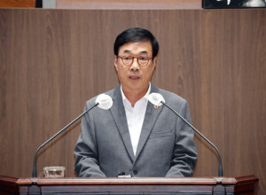 충남도의회 박기영 의원이 25일 열린 제346회 임시회 제2차 본회의에서 5분발언을 하고 있다.