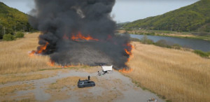 한국영상대학교 영상촬영조명학과 주민수 학생이 공주시 일대 한 갈대밭에서 발생한 산불을 드론으로 촬영한 모습. 